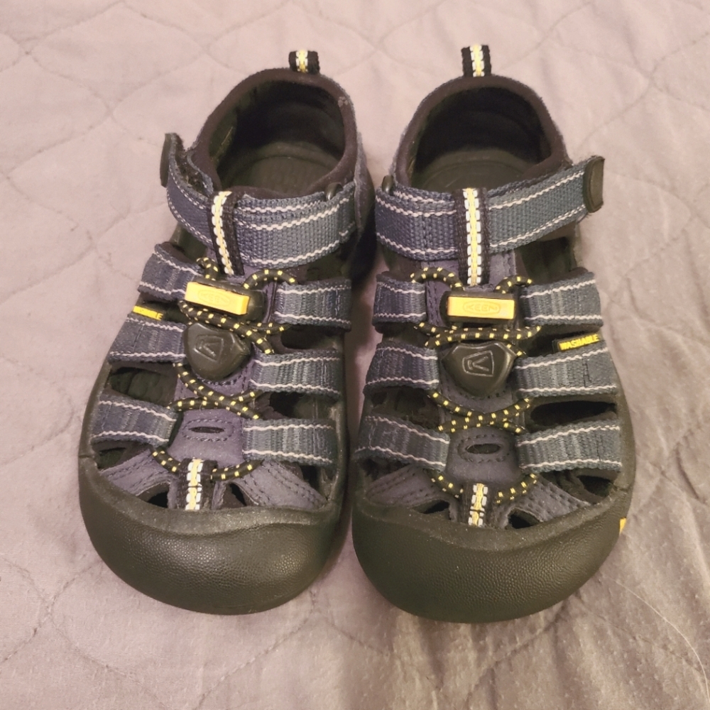 KEEN Kids' Newport H2 Closed Toe Water Sandal